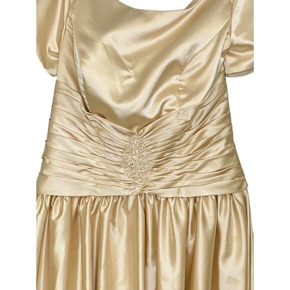 Wedding gown size 8-10 Corset LAce Up Back, Champagne Gold Satin Ball Gown Style - Picture 2 of 8